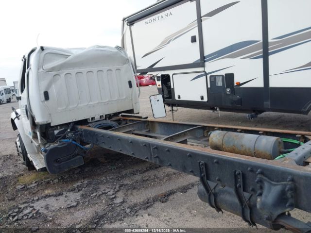 Freightliner M2 106 Image 8