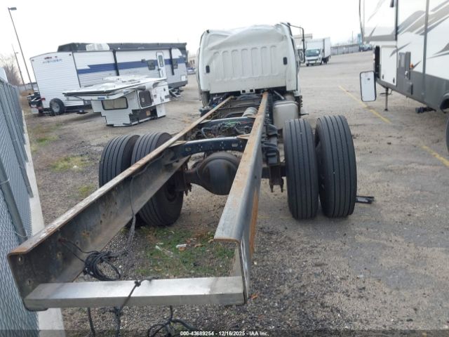 Freightliner M2 106 Image 11