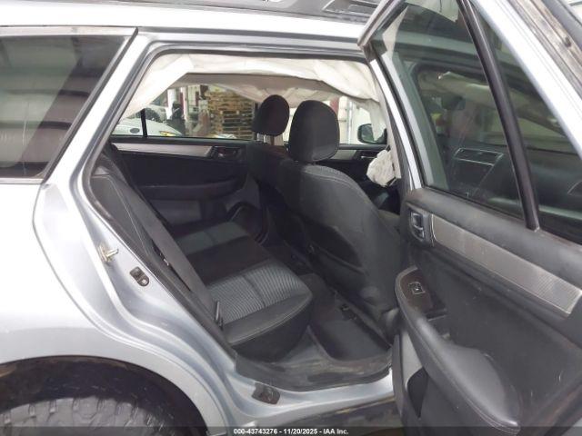 Subaru Outback 2.5i Premium Image 6
