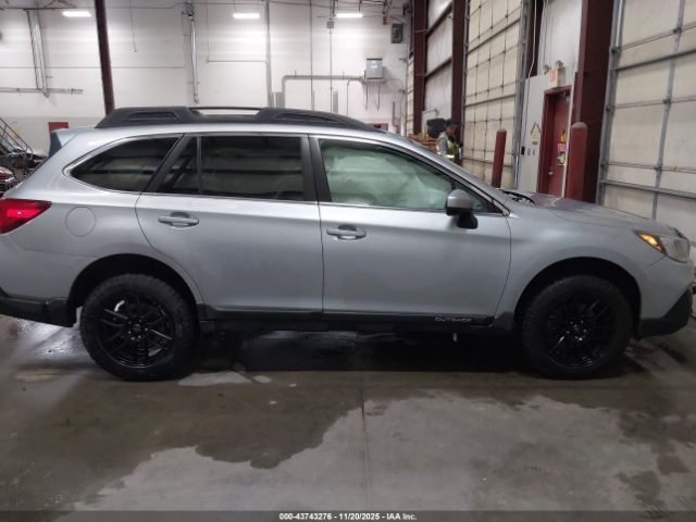 Subaru Outback 2.5i Premium Image 17