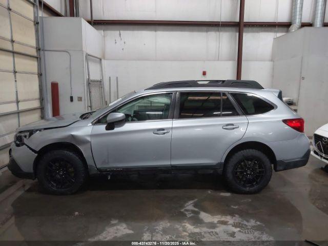 Subaru Outback 2.5i Premium Image 3