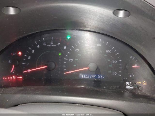 Toyota Camry Le Image 2