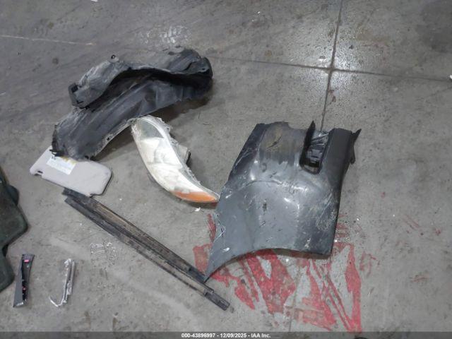 Toyota Camry Le Image 9