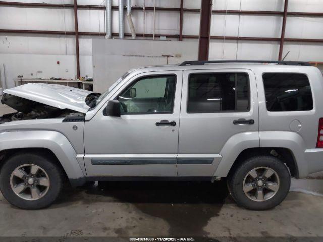 Jeep Liberty Sport Image 9