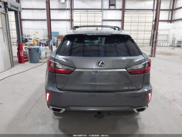 Lexus RX Image 17