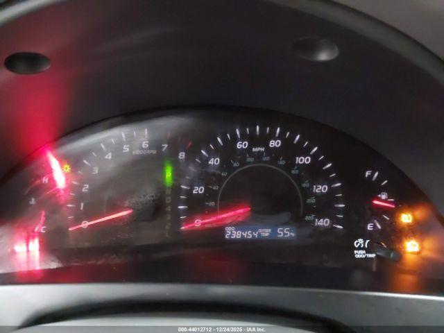 Toyota Camry Le Image 8