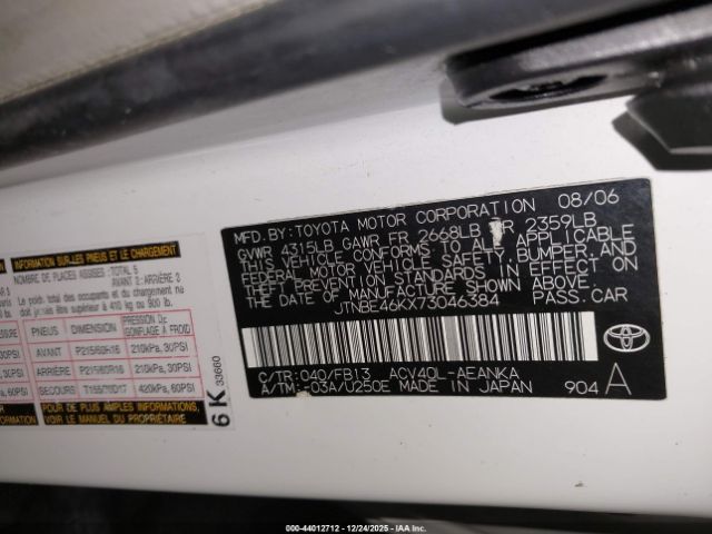 Toyota Camry Le Image 12