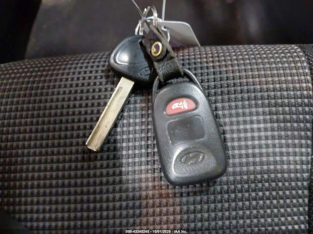 Hyundai ELANTRA Image 9