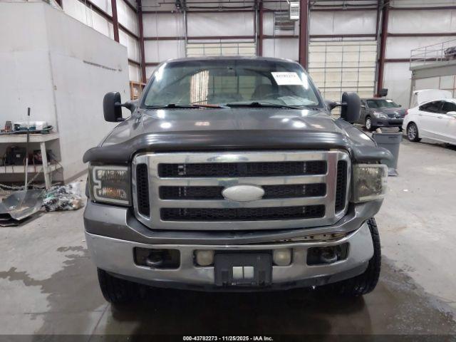Ford F-350 Image 2