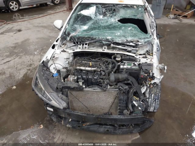 Hyundai ELANTRA Sel Image 8