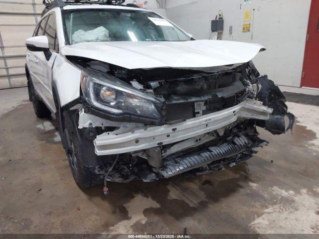 Subaru Outback 3.6r Limited Image 2