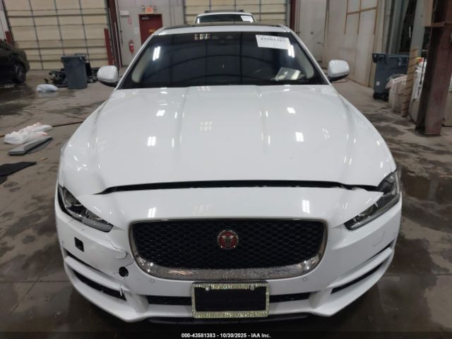 Jaguar XE 25t Premium Image 14
