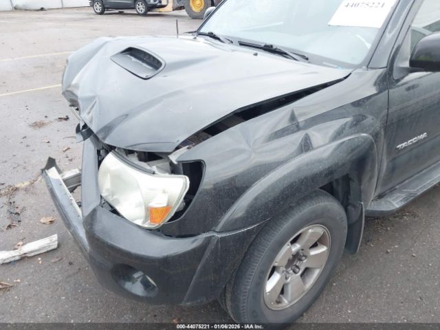 Toyota Tacoma Prerunner V6 Image 14