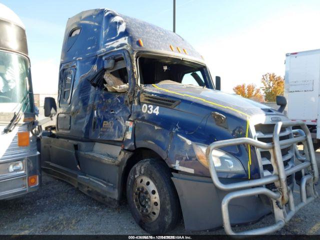  Salvage Freightliner New Cascadia 126