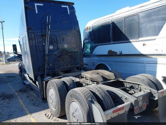 Freightliner New Cascadia 126 Image 10