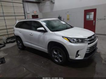 Salvage Toyota Highlander