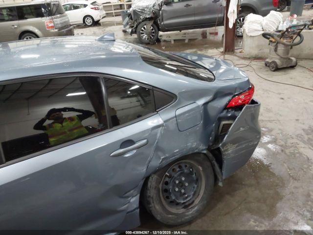 Toyota Corolla L Image 3