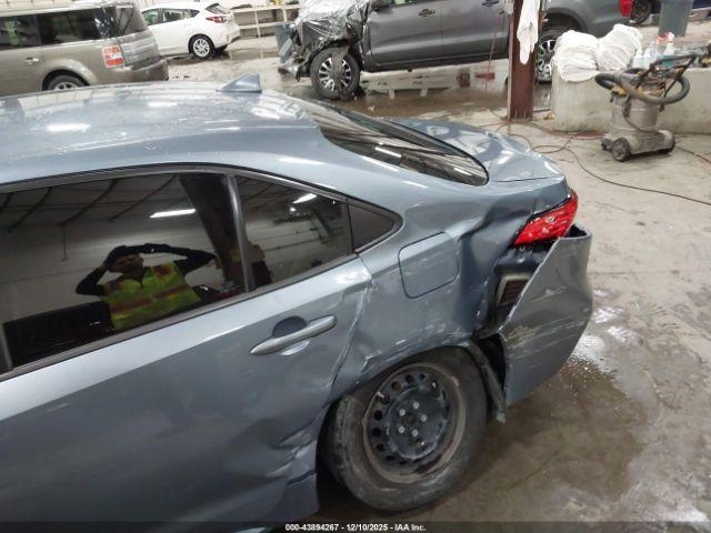 Toyota Corolla L Image 3