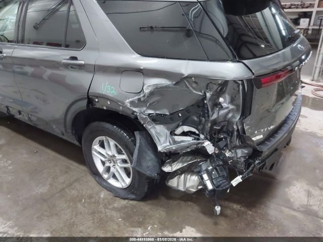 Ford Explorer Active Image 16