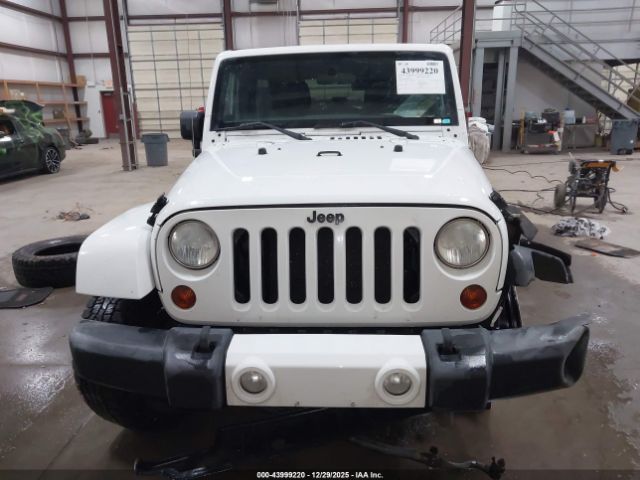 Jeep Wrangler Sahara Image 10