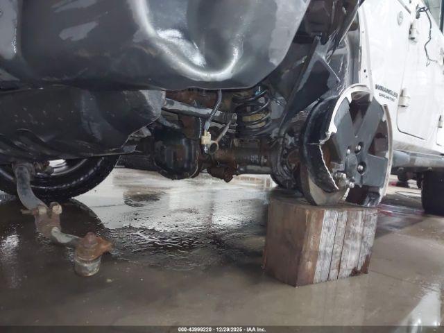 Jeep Wrangler Sahara Image 14