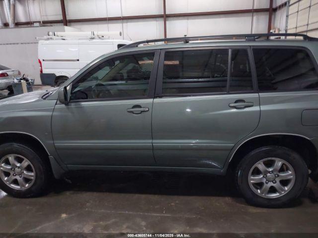 Toyota Highlander V6 Image 16