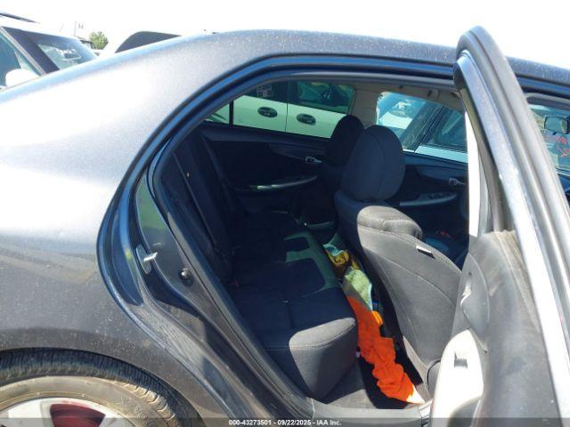 Toyota Corolla S Image 12