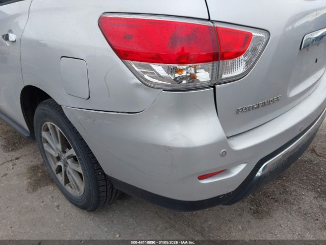 Nissan Pathfinder Image 9