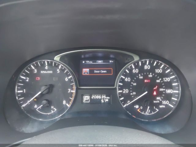 Nissan Pathfinder Image 4