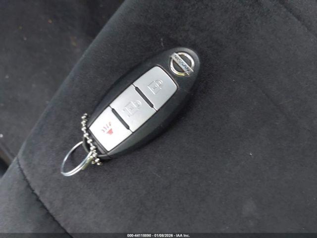 Nissan Pathfinder Image 3